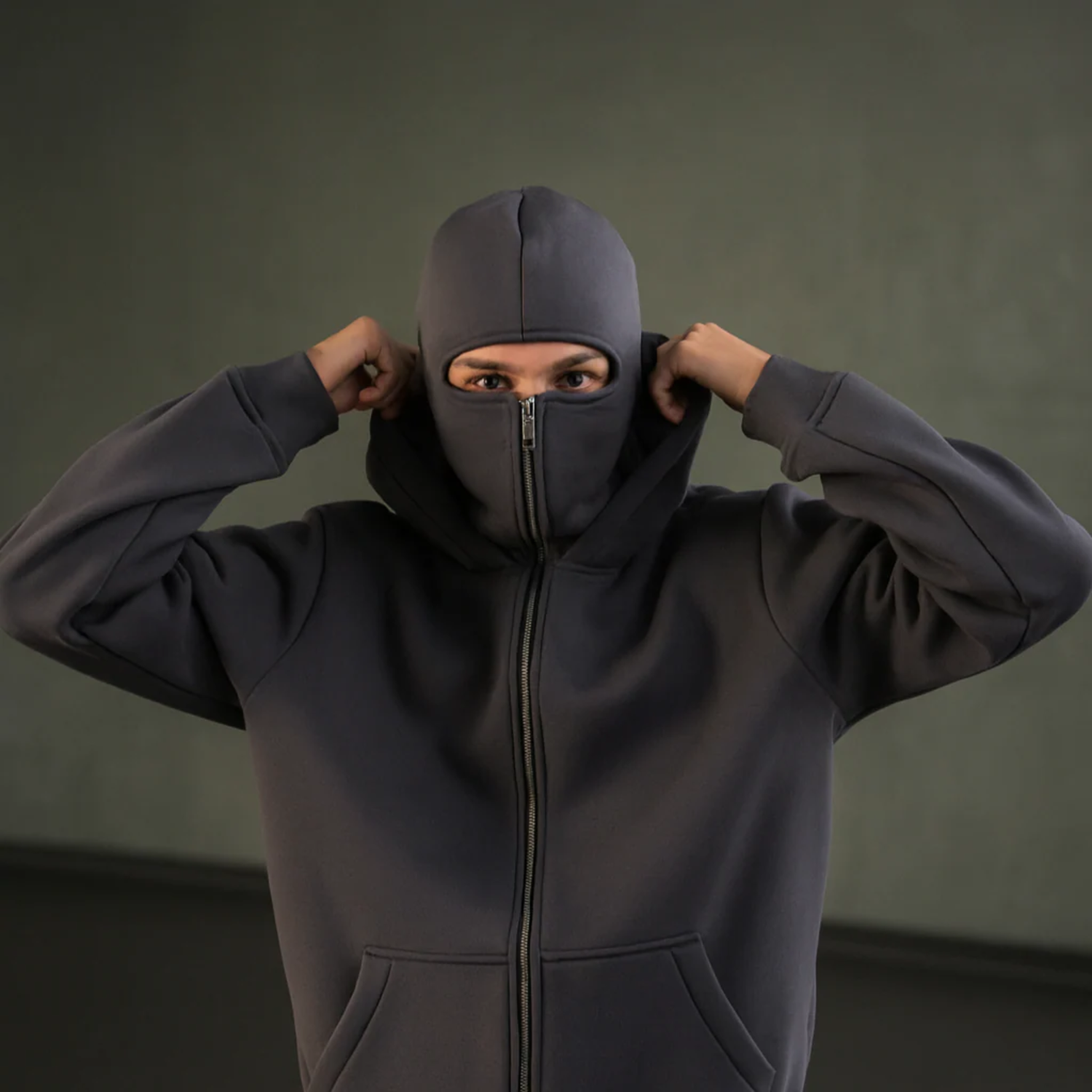 ARDELISS™ HoodMask — Le hoodie qui impose le silence